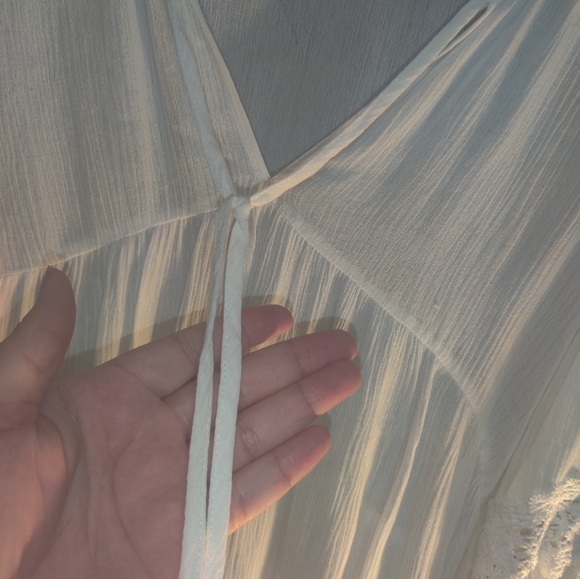 Charlotte Russe White V-neck blouse - Picture 3 of 6